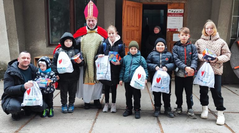 Christmas bundles for Ukrainian children: a ray of sunshine in the midst of winter and war