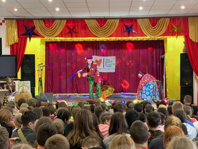 Suite et fin de la tournée ukrainienne du clown JyJou…