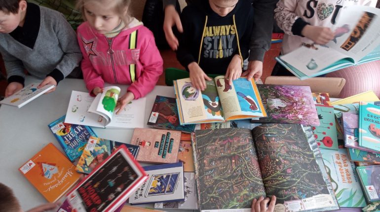 3 new children's libraries near Mykolaïv and Cherkasy
