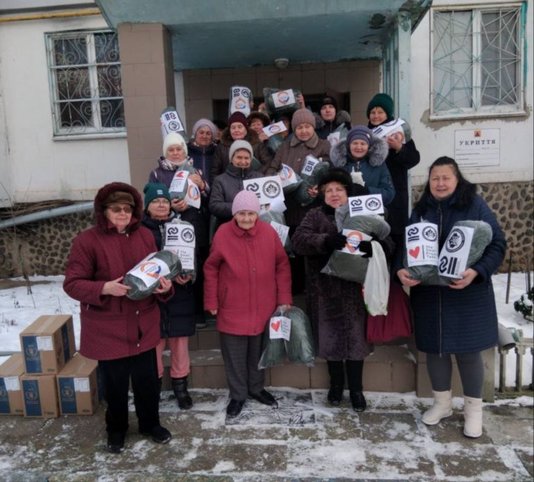 Winter Hugs: we distributed almost 2,000 sleeping bags in Kherson!