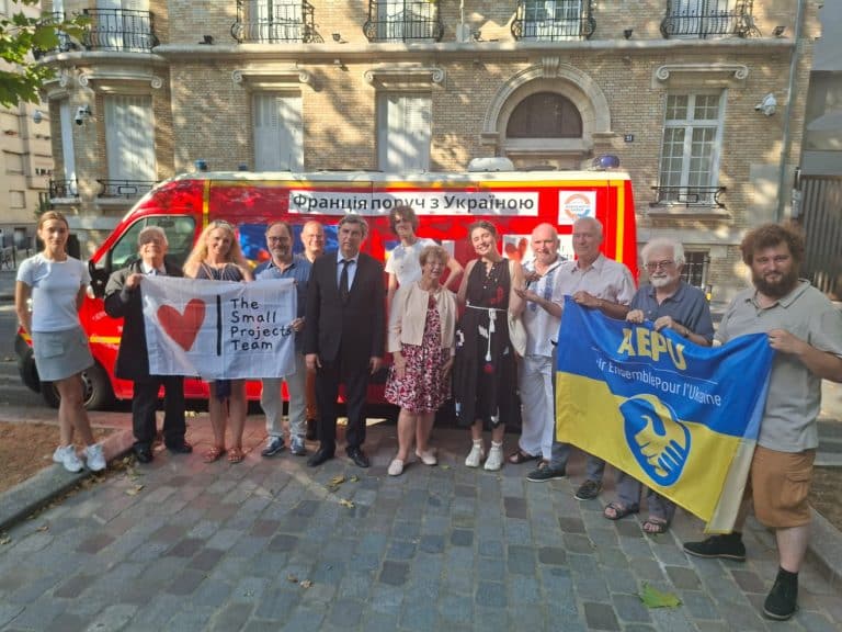 An ambulance sets off from Paris to take part in the evacuations in Kherson